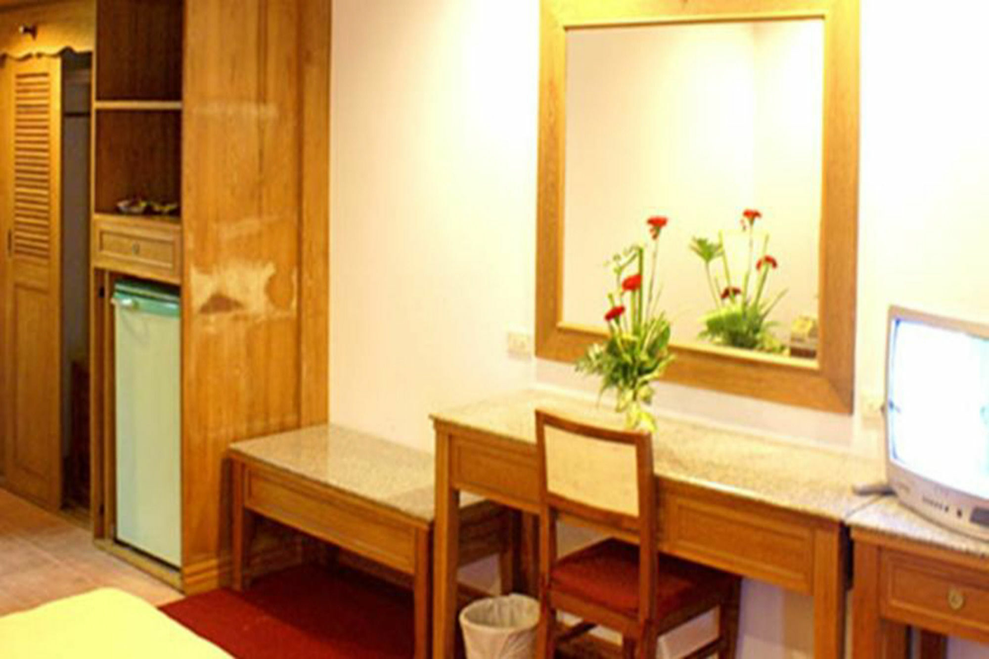 皇宫酒店 芭達亞 外观 照片